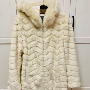 NWT DKNY Faux Fur hoodie Size L